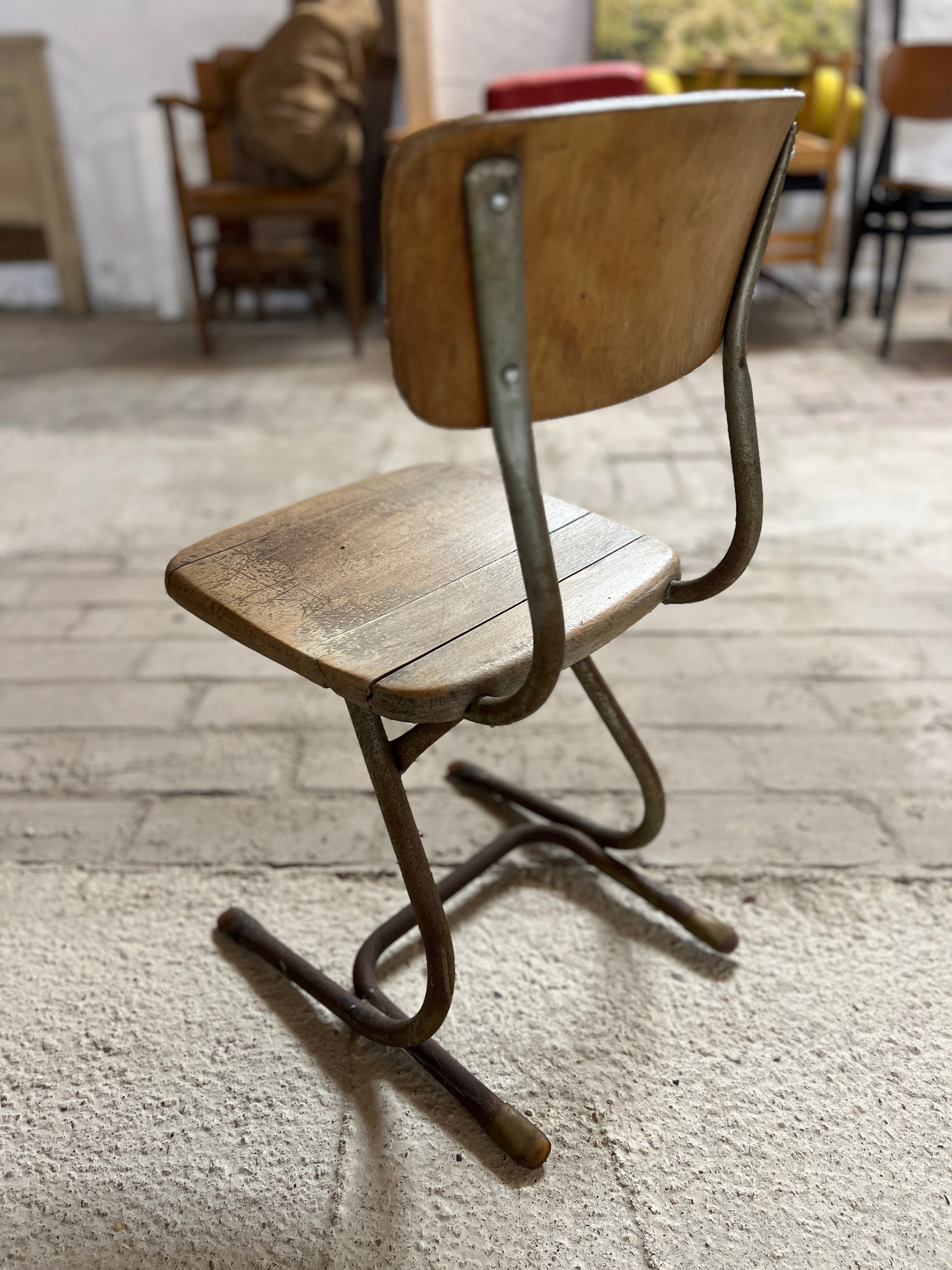 Stuhl aus einer Schule