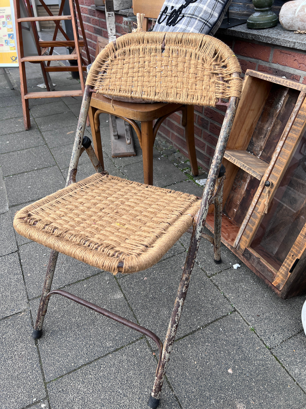 Klappstuhl mit Geflecht
