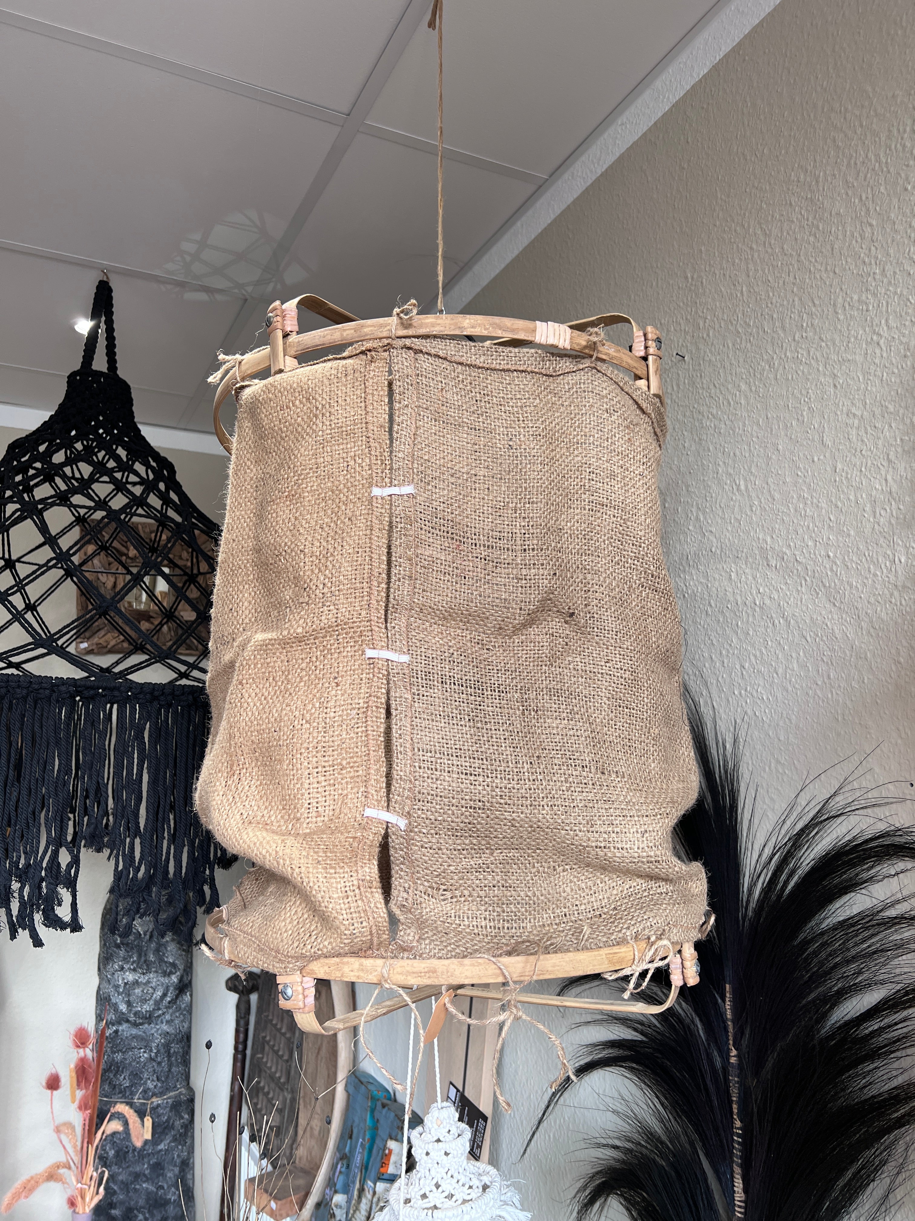 Deckenlampe aus Jutesack