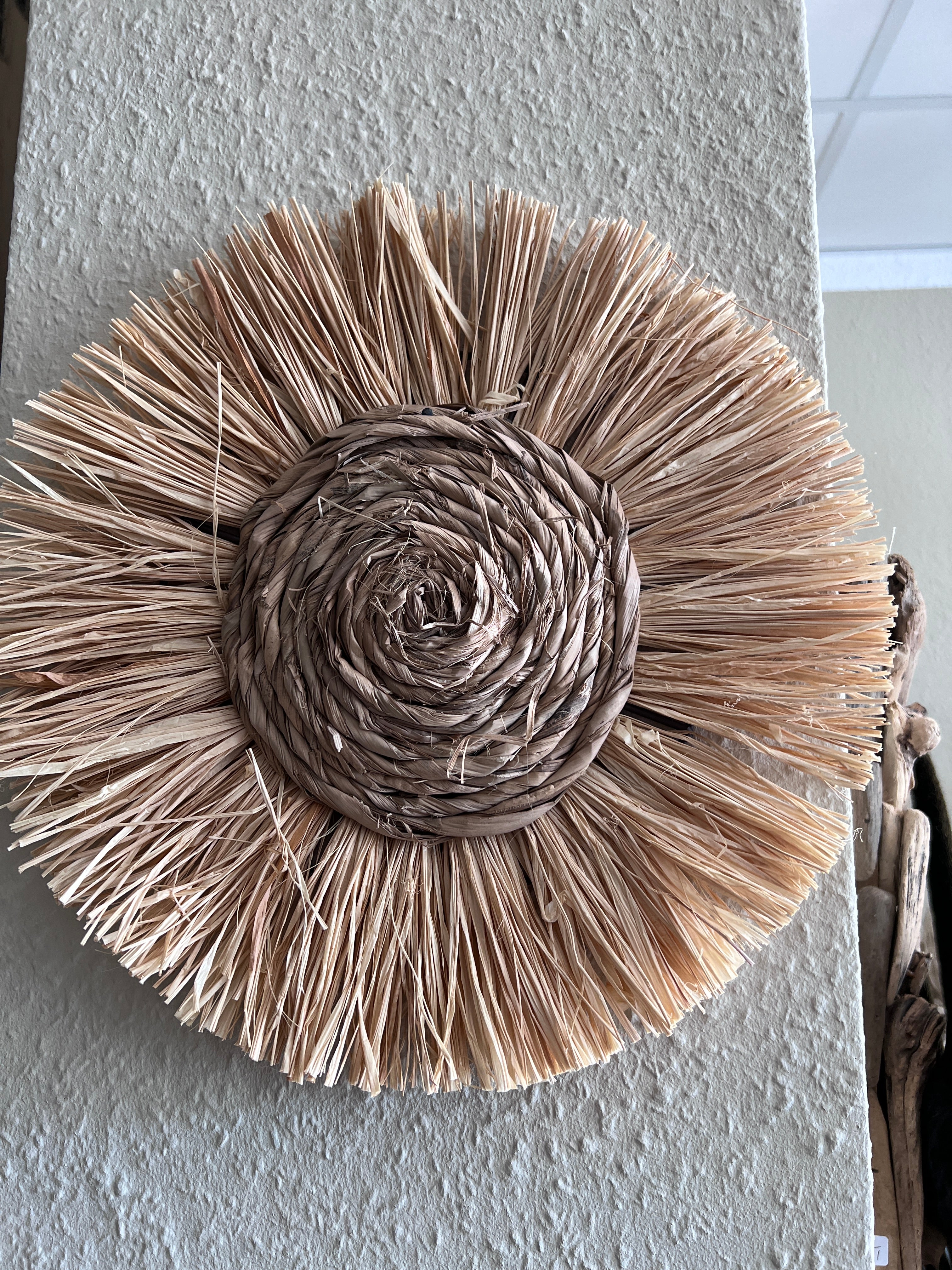 Wanddekoration aus Stroh